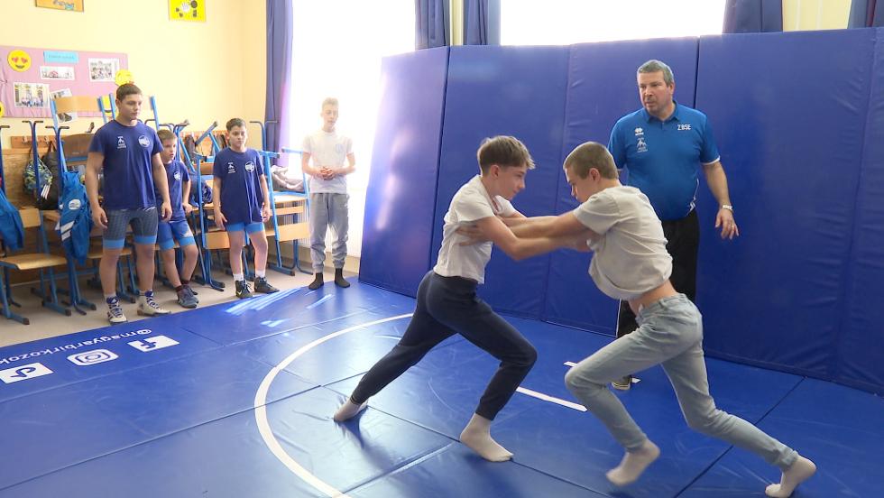 Sportágválasztó és egészségnapot tartottak az Öveges-iskolában Sportágválasztó és egészségnapot tartottak az Öveges-iskolában
