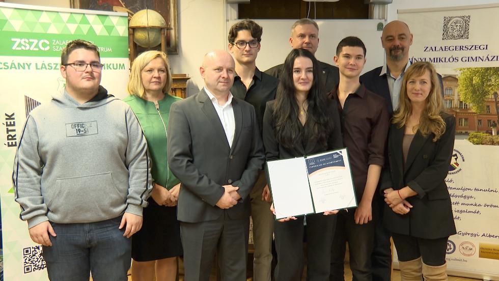 Zalaegerszegi diákok sikere – Elsők lettek az ELTE innovációs versenyén Zalaegerszegi diákok sikere – Elsők lettek az ELTE innovációs versenyén