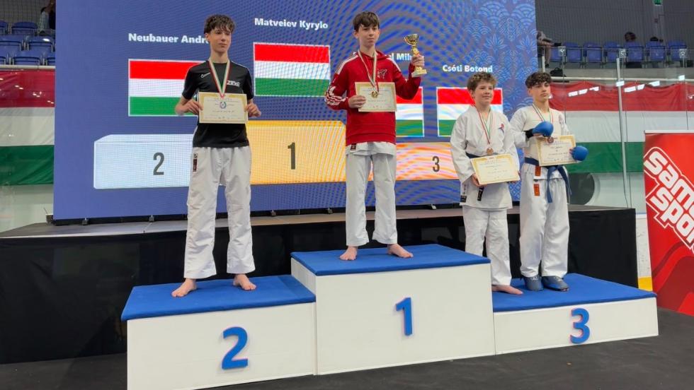 Magyar bajnoki dobog�n v�gzett Neubauer Andr�s
