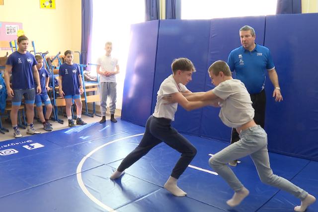 Sportágválasztó és egészségnapot tartottak az Öveges-iskolában Sportágválasztó és egészségnapot tartottak az Öveges-iskolában