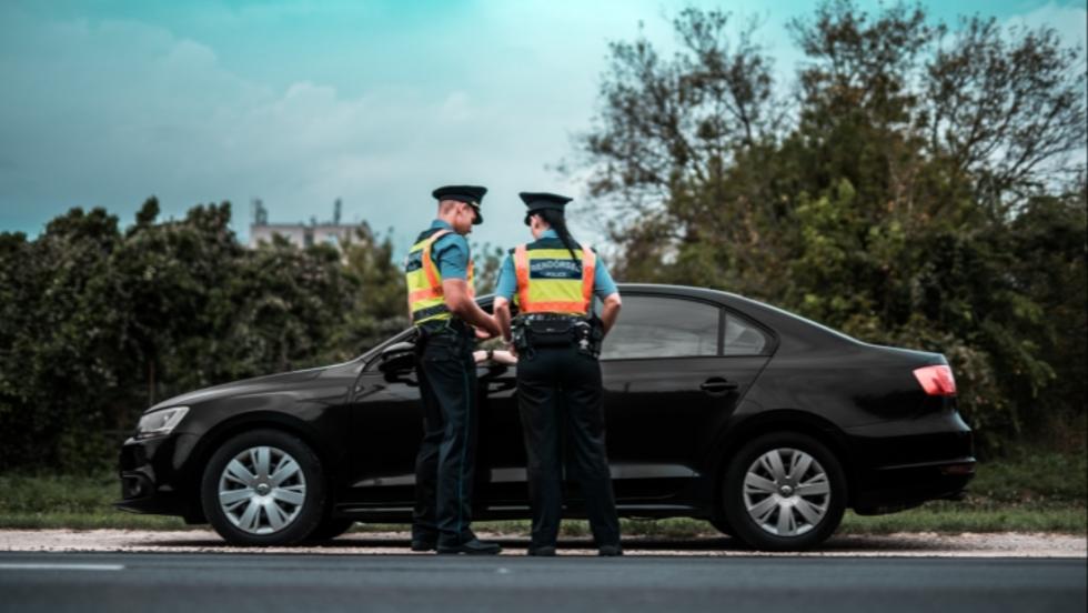 Országos razzia az utakon: egy héten át ellenőriz a rendőrség Országos razzia az utakon: egy héten át ellenőriz a rendőrség