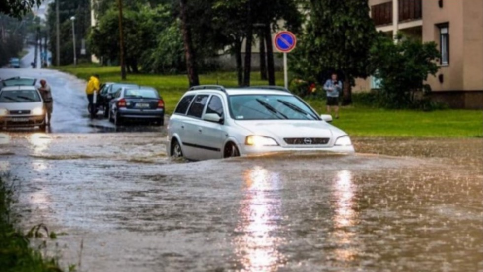 Tilos csapadkvizet a szennyvzcsatornba vezetni – Felhvst intzett a Zalavz Zrt. 