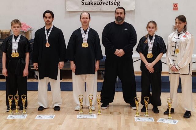 Tizenegy bajnoki érmet szereztek a Belső Utak Iskolája növendékei Tizenegy bajnoki érmet szereztek a Belső Utak Iskolája növendékei