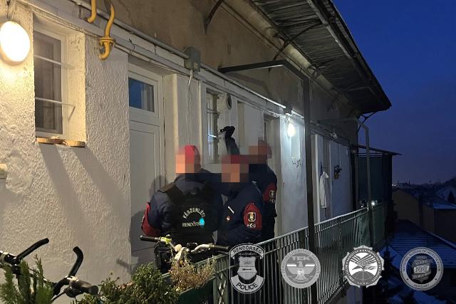 Swatting �s doxing miatt csaptak le n�gy fiatal hackerre