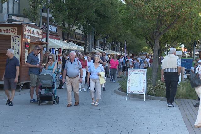 Tbb ezer ltogatt vonzott a Vadprklt s Borfesztivl