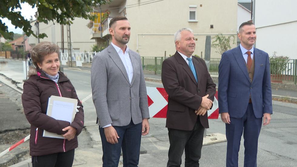 tfeljts – Rekonstrukcis munkk az Ebergnyi ton 