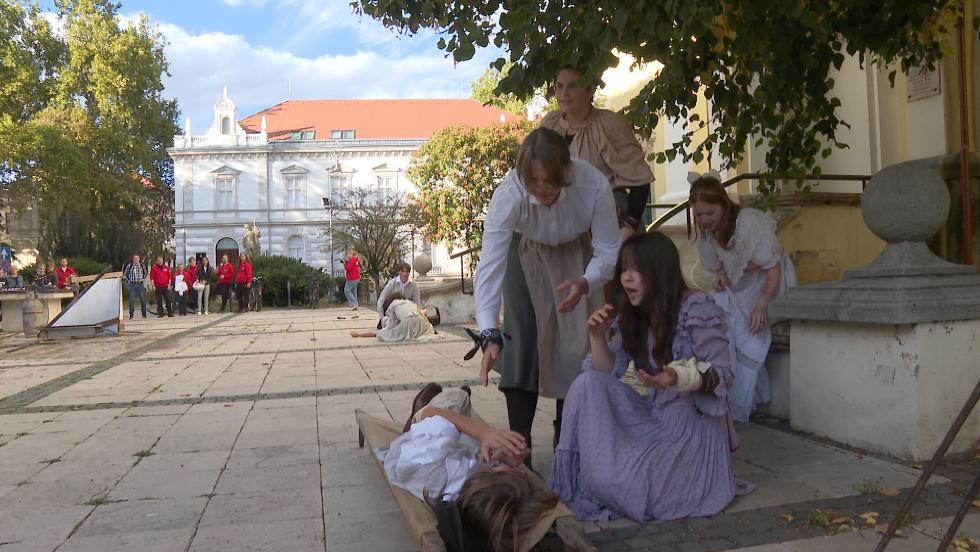 Városnéző sétát tartottak az 1826-os tűzvészek története nyomán Városnéző sétát tartottak az 1826-os tűzvészek története nyomán