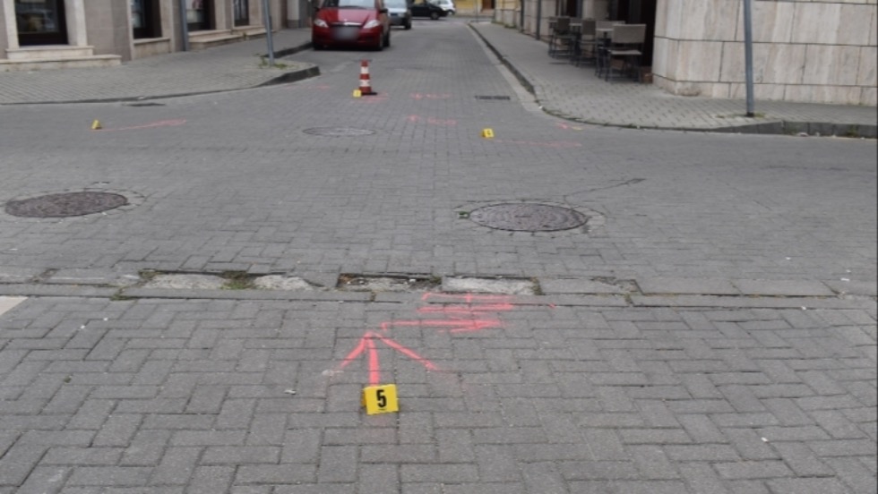 Tolatás közben löktek fel egy idős asszonyt Zalaegerszegen, szemtanúkat keresnek a rendőrök Tolatás közben löktek fel egy idős asszonyt Zalaegerszegen, szemtanúkat keresnek a rendőrök