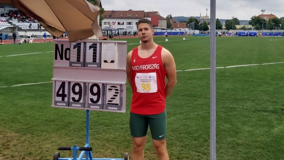Egyni cscsot dobott Szlovniban Mzer Benedek
