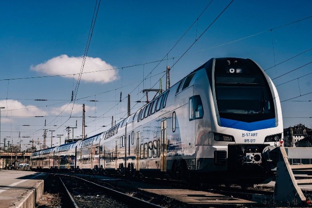 Vasrnap hajnalban raigazts a vastnl s a Volnbusznl