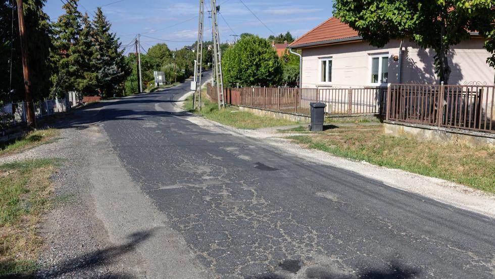 40 városfejlesztési cél – Felújítják az ebergényi bekötőutat 40 városfejlesztési cél – Felújítják az ebergényi bekötőutat