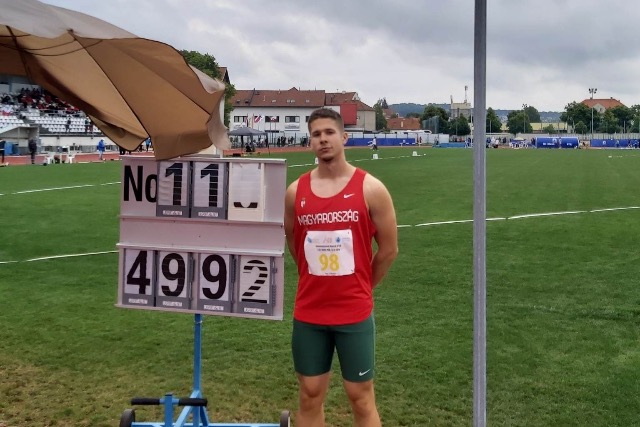 Egyni cscsot dobott Szlovniban Mzer Benedek
