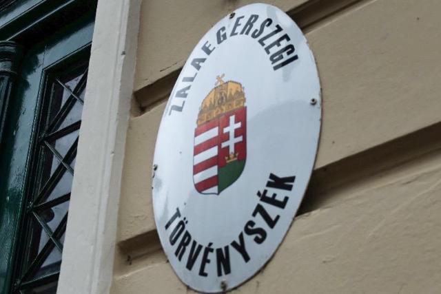 Kiterjedt k�b�t�szer-terjeszt� h�l�zat tagjait �t�lt�k el Zalaegerszegen