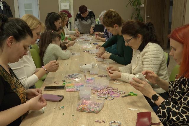 Gy�ngyf�z�ssel h�vt�k fel a figyelmet a m�hnyakr�ksz�r�s fontoss�g�ra