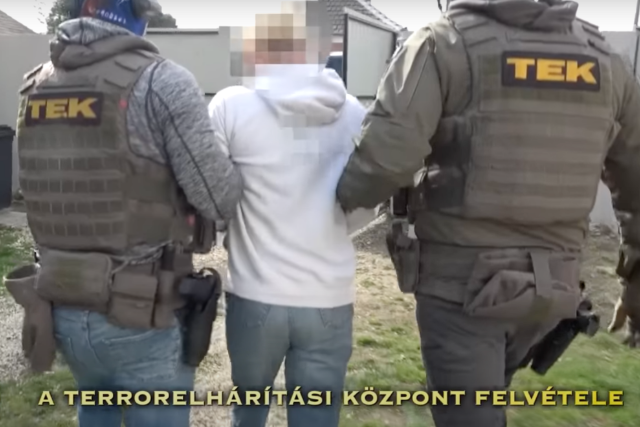 Az anyja fogságában élt a 12 éves osztrák kislány – a TEK mentette ki Türjén Az anyja fogságában élt a 12 éves osztrák kislány – a TEK mentette ki Türjén