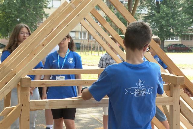 Szakm�kkal ismerkedtek a di�kok a Kisinas t�borban