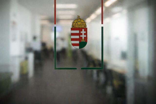 Ism�t zavartalanul m�k�dnek a korm�nyablakok