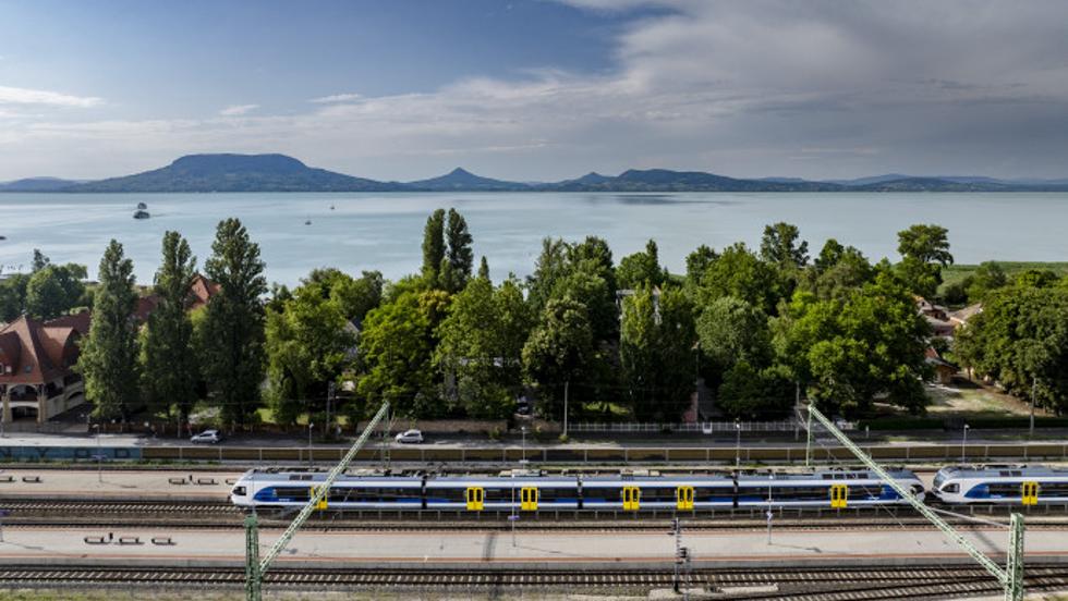 Új világ jön a Balatonnál: érkezik a nyári menetrend Új világ jön a Balatonnál: érkezik a nyári menetrend