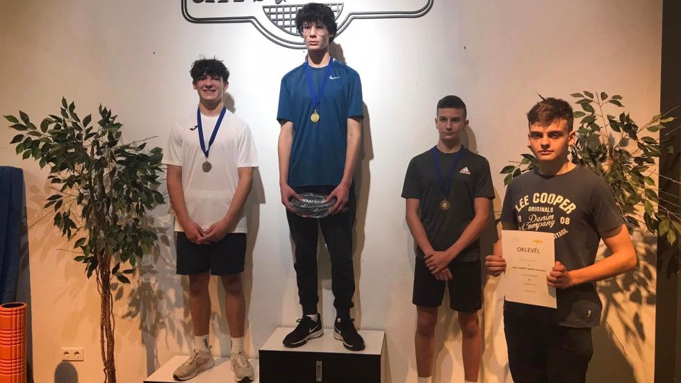 Bronzéremmel tért haza első squash versenyéről Ruzsicska Soma Bronzéremmel tért haza első squash versenyéről Ruzsicska Soma