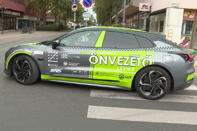Tan�cs Zolt�n: az �nvezet� aut�k a k�zleked�sbiztons�g szempontj�b�l is el�rel�p�st jelentenek