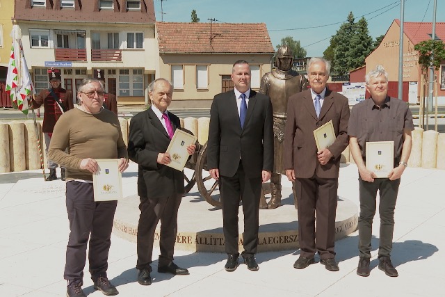 Átadták a megújult Mérleg teret Átadták a megújult Mérleg teret