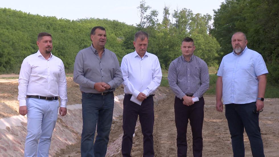 Elkezdődtek a munkálatok a Nagypáli-pataknál Elkezdődtek a munkálatok a Nagypáli-pataknál