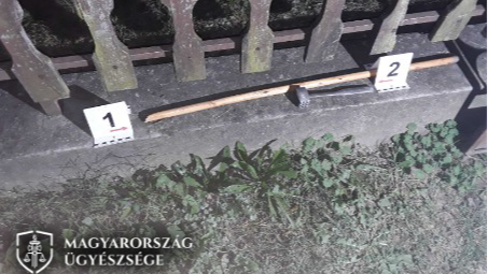 Húsklopfolóval támadt élettársára a zalaszentgróti nő Húsklopfolóval támadt élettársára a zalaszentgróti nő