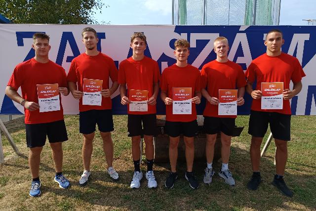 Aranyjelvényes oklevelet vehettek át a Zalaszám-ZAC atlétái Aranyjelvényes oklevelet vehettek át a Zalaszám-ZAC atlétái