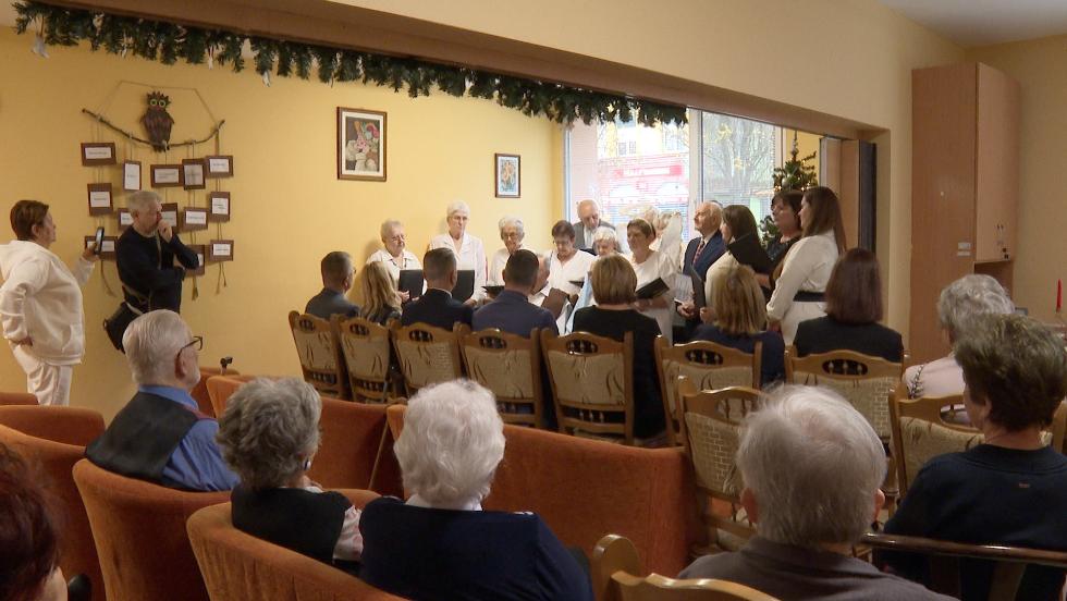 Karácsonyi ünnepség a Platán soron és a Kossuth utcában Karácsonyi ünnepség a Platán soron és a Kossuth utcában