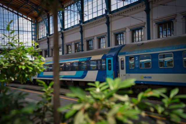 Július 1-jétől megszűnik a vasúti pótjegy és már országbérlettel is lehet utazni az IC-ken Július 1-jétől megszűnik a vasúti pótjegy és már országbérlettel is lehet utazni az IC-ken