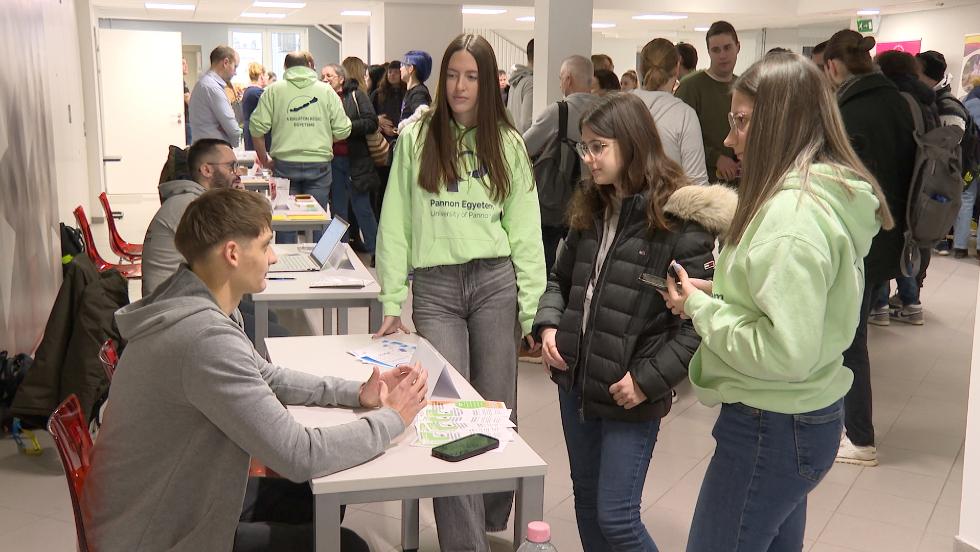 Nyílt nap – Középiskolások a gazdálkodási karon Nyílt nap – Középiskolások a gazdálkodási karon