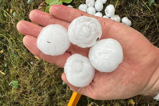 Golflabda méretű jéggel érkezett a lehűlés Zalába Golflabda méretű jéggel érkezett a lehűlés Zalába