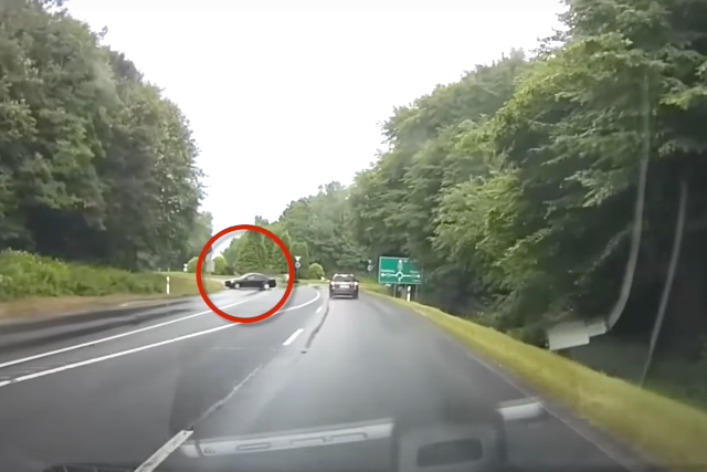 Videón, ahogy 360 fokot piruettezett egy BMW Zalaegerszeg közelében Videón, ahogy 360 fokot piruettezett egy BMW Zalaegerszeg közelében