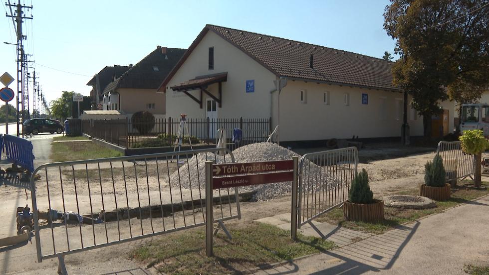 Közműrekonstrukció és útfelújítás kezdődött Közműrekonstrukció és útfelújítás kezdődött