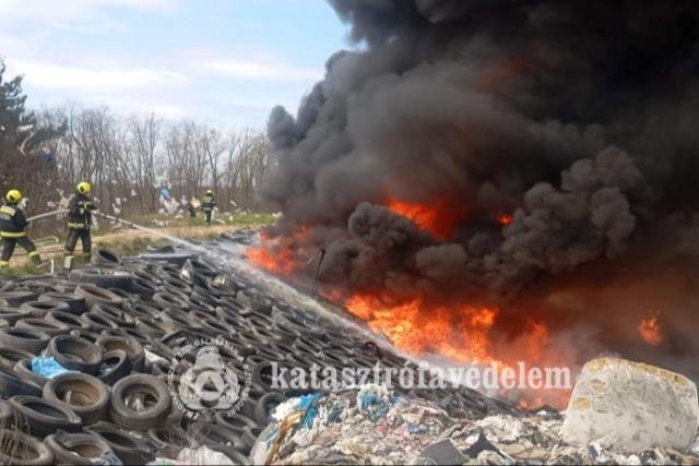 Eloltott�k a b�slakpusztai hullad�klerak�ban keletkezett t�zet – Friss�tve