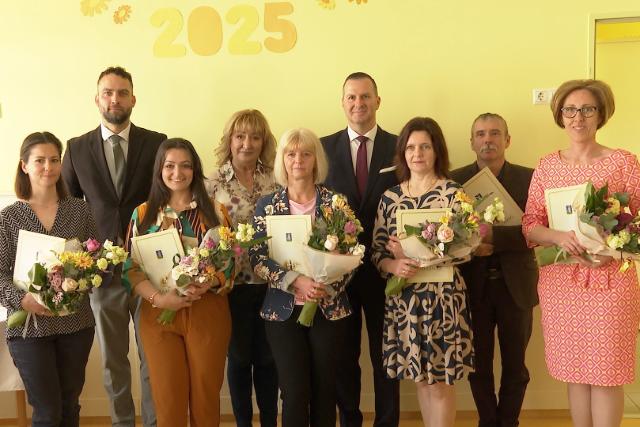 A legkiemelkedőbb munkát végző szakembereket díjazták a Bölcsődék Napja alkalmából A legkiemelkedőbb munkát végző szakembereket díjazták a Bölcsődék Napja alkalmából