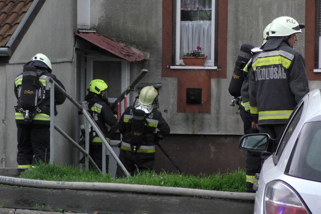 Zalaegerszegi társasház-tűz: 3 gyermeknek és 3 felnőttnek mindene odaveszett Zalaegerszegi társasház-tűz: 3 gyermeknek és 3 felnőttnek mindene odaveszett