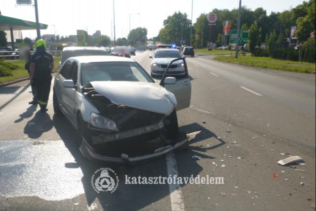 Egymásnak ütközött két autó Zalaegerszegen
Egymásnak ütközött két autó Zalaegerszegen