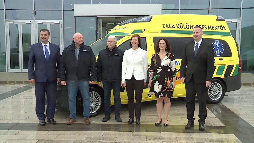 Zalaegerszegen állt szolgálatba az ország első elektromos mentőautója Zalaegerszegen állt szolgálatba az ország első elektromos mentőautója