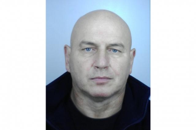 Elt�nt Tat�r Zolt�n –�rend�r�k, polg�r�r�k, kutya �s dr�nok bevon�s�val keresik