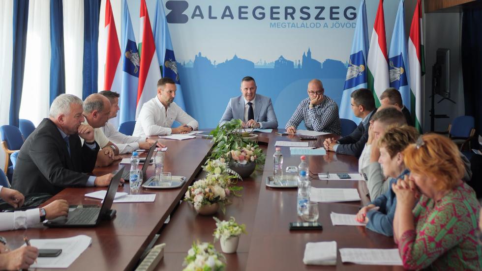 Azbesztmentesítés: pályázatot nyújt be Zalaegerszeg, a szükséges önrészt hitelből biztosítanák Azbesztmentesítés: pályázatot nyújt be Zalaegerszeg, a szükséges önrészt hitelből biztosítanák