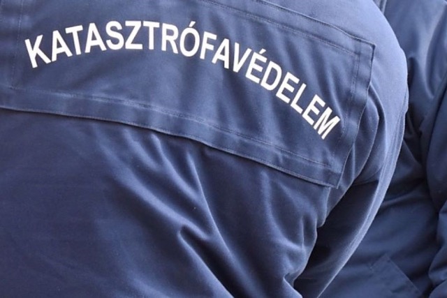 Árokba csúszott egy autó Zalaegerszegen Árokba csúszott egy autó Zalaegerszegen