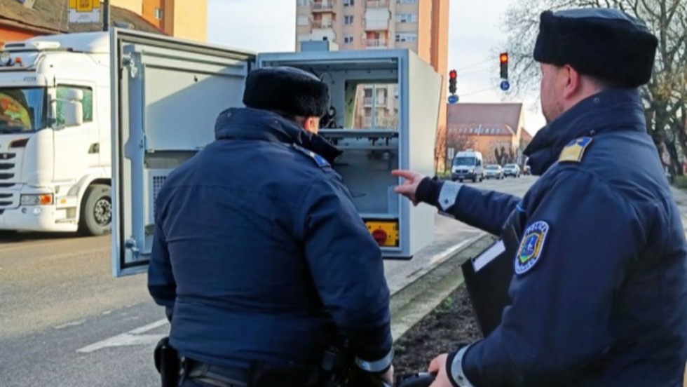 Rengeteg új traffipaxot helyeznek ki országszerte Rengeteg új traffipaxot helyeznek ki országszerte