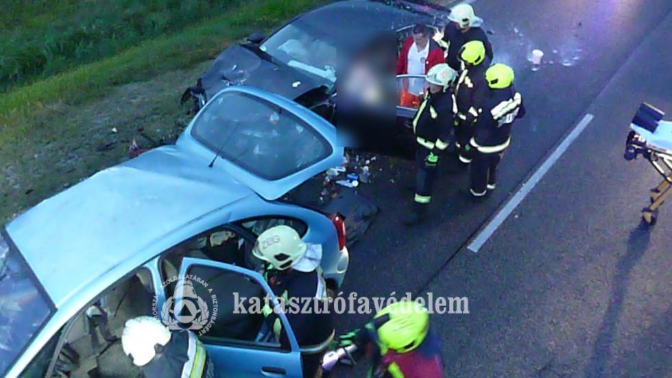 Frontlis karambol trtnt a 76-os fton