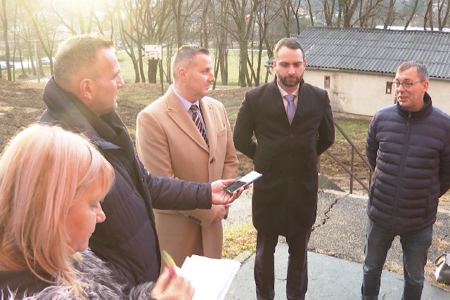 Parkolók épülnek a Köztársaság utcában Parkolók épülnek a Köztársaság utcában