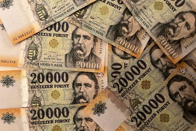 Ki s mikor kap 13. havi nyugdjat 2026-ban?