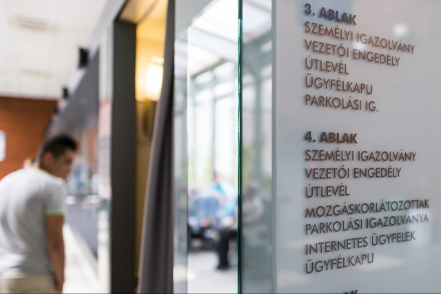Változnak a névviselés szabályai Változnak a névviselés szabályai