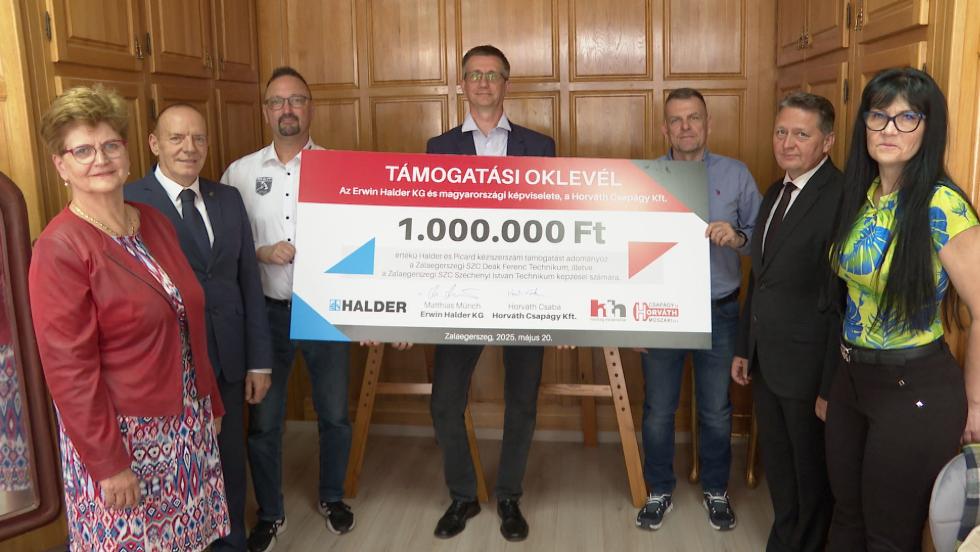 A szakképzést segítik – egymillió forint értékű eszközt kapott a Deák- és a Széchenyi-technikum A szakképzést segítik – egymillió forint értékű eszközt kapott a Deák- és a Széchenyi-technikum