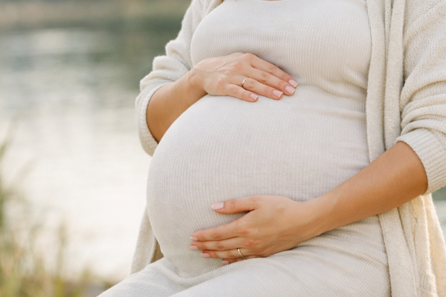 Bab�t v�r Hossz� Katinka: g�mb�ly�d� babapocakkal jelentette be terhess�g�t