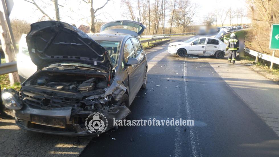 Két autó karambolozott Bagod közelében Két autó karambolozott Bagod közelében